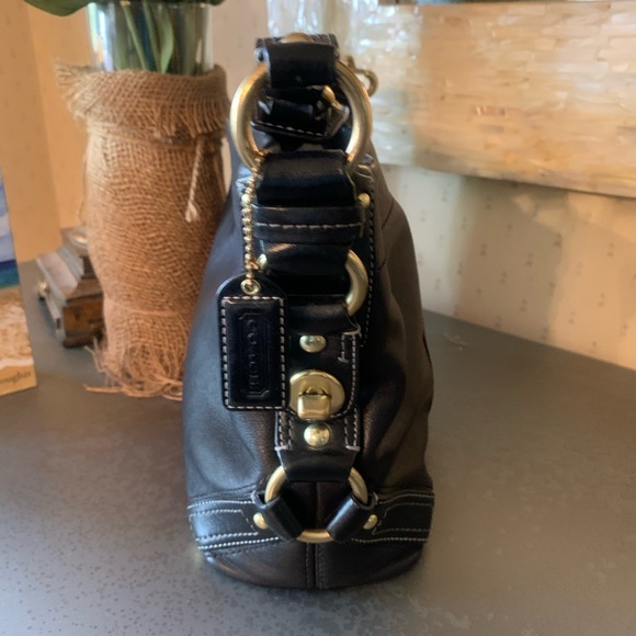 VINTAGE COACH HANDBAG. Black. Beautiful bag. 9 inches tall, 13 inches wide. - Picture 4 of 11